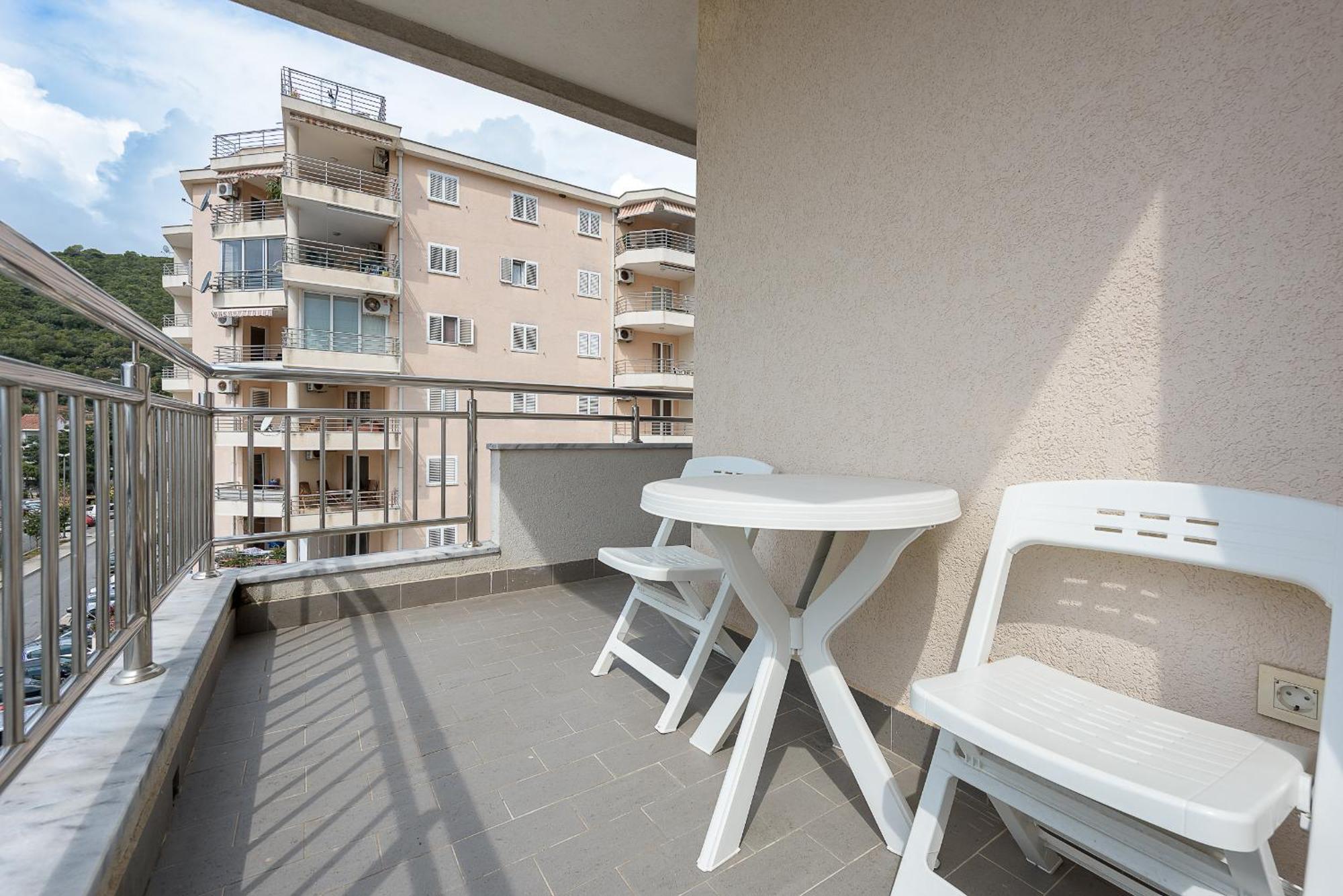 Apartments Montreal Budva Buitenkant foto