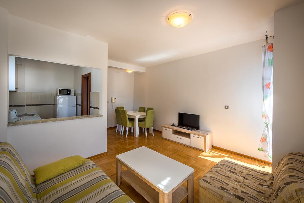 Apartments Montreal Budva Buitenkant foto