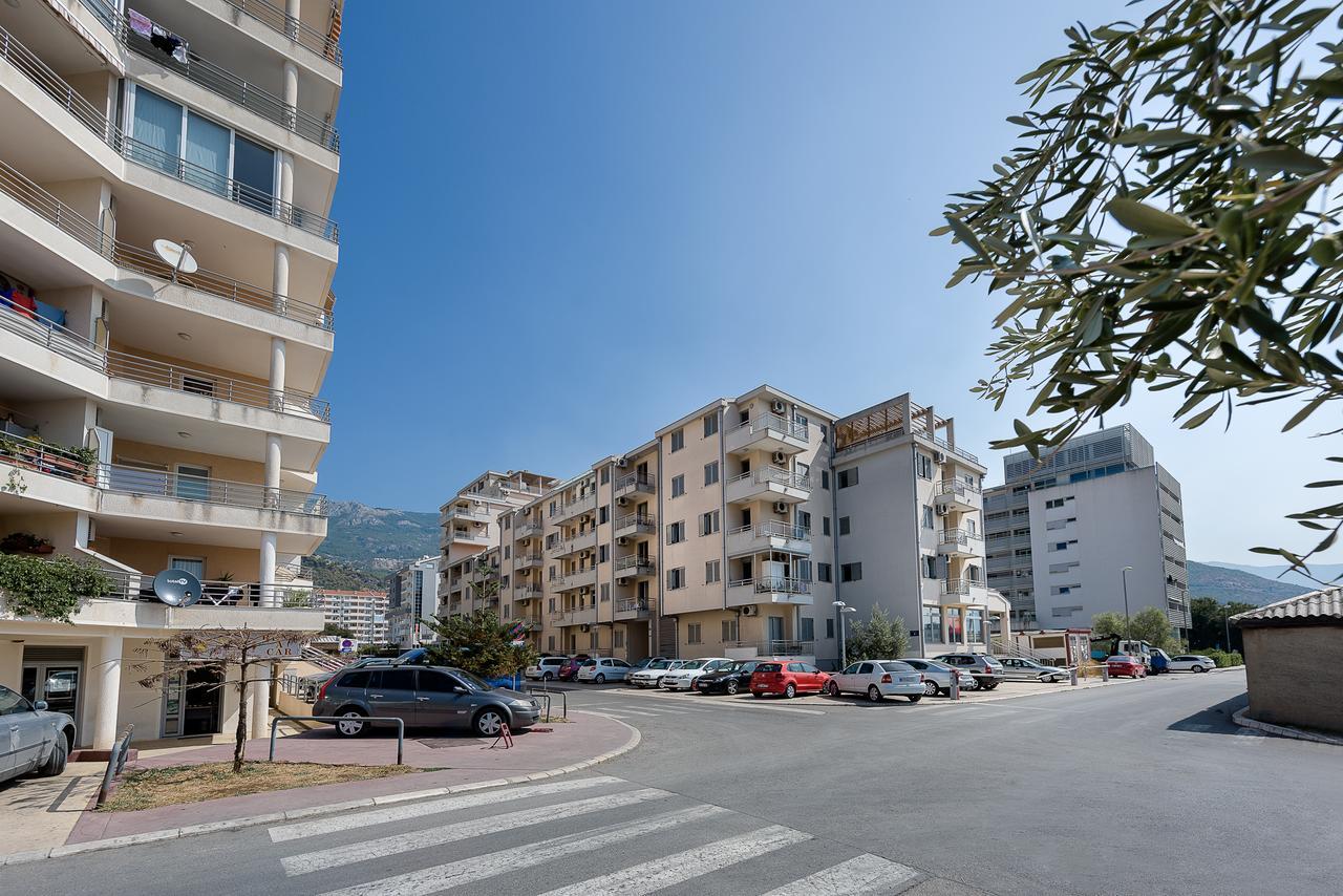 Apartments Montreal Budva Buitenkant foto
